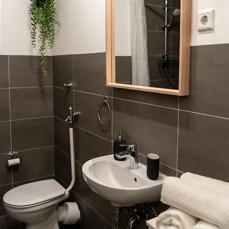 Apartment Businessapartment I Balkon I Messe I Parken I Schnelles Wlan